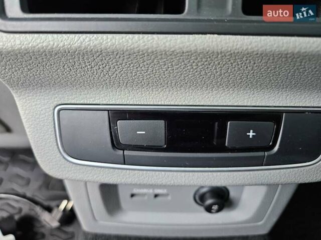 Серый Ауди Ку 5, объемом двигателя 1.98 л и пробегом 67 тыс. км за 38500 $, фото 18 на Automoto.ua