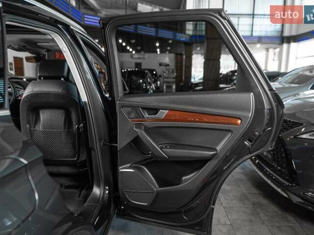 Серый Ауди Ку 5, объемом двигателя 1.98 л и пробегом 42 тыс. км за 36900 $, фото 3 на Automoto.ua