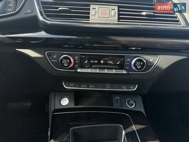 Серый Ауди Ку 5, объемом двигателя 1.98 л и пробегом 123 тыс. км за 32999 $, фото 23 на Automoto.ua