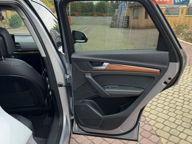 Серый Ауди Ку 5, объемом двигателя 2 л и пробегом 131 тыс. км за 30500 $, фото 58 на Automoto.ua