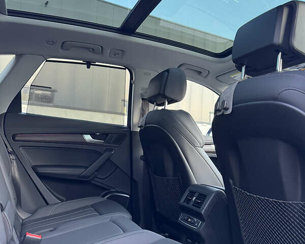 Сірий Ауді Ку 5, об'ємом двигуна 1.98 л та пробігом 25 тис. км за 39800 $, фото 47 на Automoto.ua