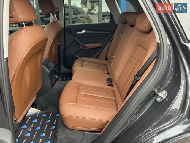 Серый Ауди Ку 5, объемом двигателя 3 л и пробегом 135 тыс. км за 44500 $, фото 32 на Automoto.ua