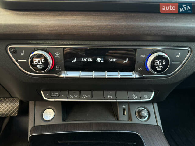 Серый Ауди Ку 5, объемом двигателя 2 л и пробегом 84 тыс. км за 33199 $, фото 14 на Automoto.ua