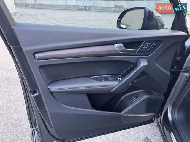 Сірий Ауді Ку 5, об'ємом двигуна 1.98 л та пробігом 25 тис. км за 39800 $, фото 29 на Automoto.ua