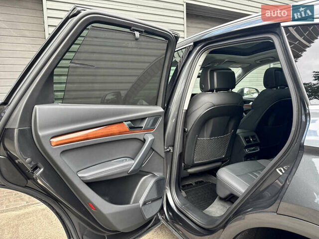 Серый Ауди Ку 5, объемом двигателя 1.98 л и пробегом 41 тыс. км за 51900 $, фото 27 на Automoto.ua