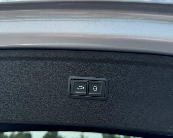 Серый Ауди Ку 5, объемом двигателя 1.98 л и пробегом 100 тыс. км за 38000 $, фото 25 на Automoto.ua