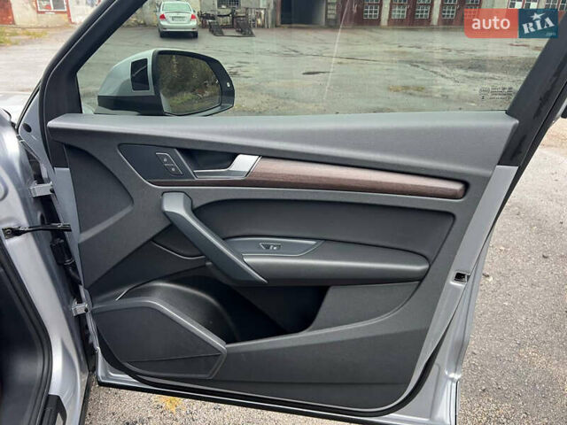 Серый Ауди Ку 5, объемом двигателя 1.98 л и пробегом 116 тыс. км за 33500 $, фото 28 на Automoto.ua