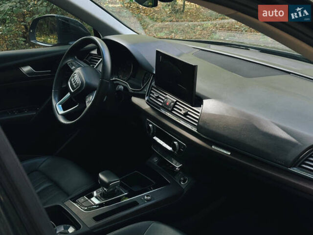 Сірий Ауді Ку 5, об'ємом двигуна 1.98 л та пробігом 29 тис. км за 37879 $, фото 10 на Automoto.ua