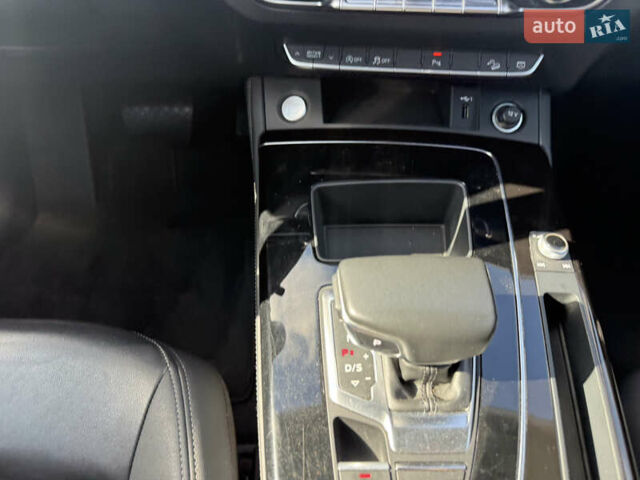 Серый Ауди Ку 5, объемом двигателя 1.98 л и пробегом 123 тыс. км за 32999 $, фото 24 на Automoto.ua