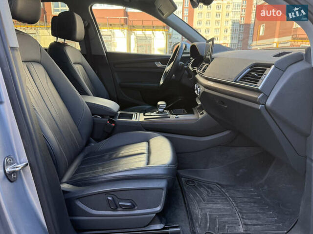 Серый Ауди Ку 5, объемом двигателя 2 л и пробегом 84 тыс. км за 33199 $, фото 24 на Automoto.ua