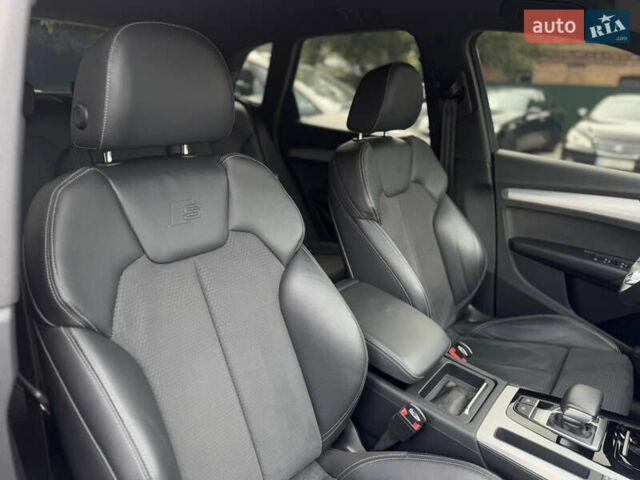 Серый Ауди Ку 5, объемом двигателя 3 л и пробегом 63 тыс. км за 52500 $, фото 41 на Automoto.ua