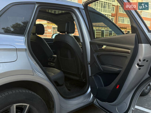 Серый Ауди Ку 5, объемом двигателя 2 л и пробегом 84 тыс. км за 33199 $, фото 21 на Automoto.ua