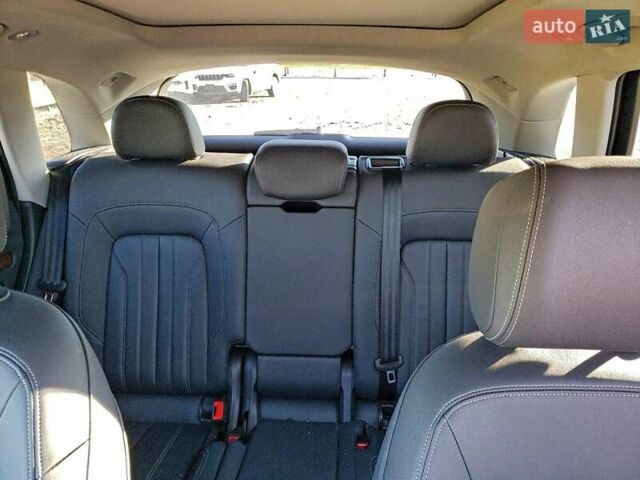 Серый Ауди Ку 5, объемом двигателя 1.98 л и пробегом 96 тыс. км за 13000 $, фото 9 на Automoto.ua