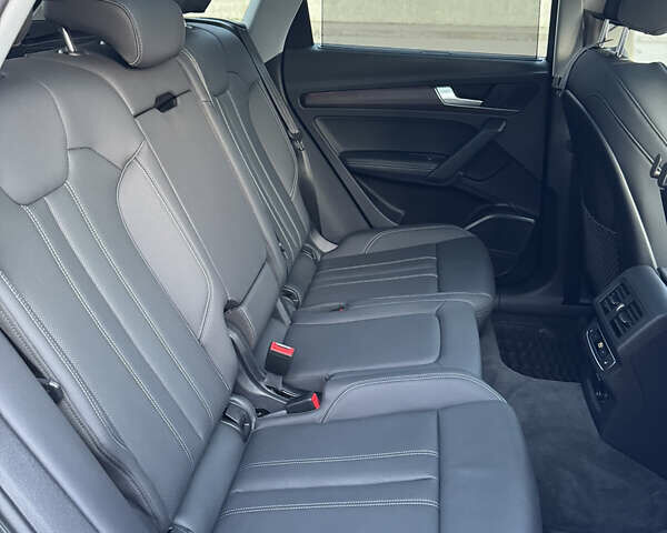 Сірий Ауді Ку 5, об'ємом двигуна 1.98 л та пробігом 25 тис. км за 39800 $, фото 46 на Automoto.ua