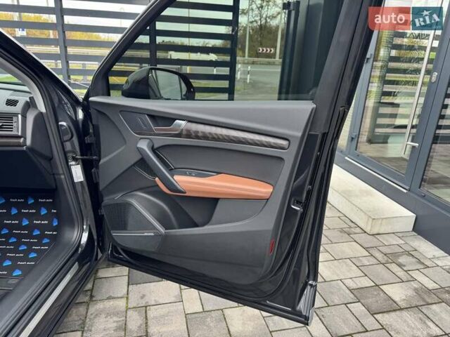 Серый Ауди Ку 5, объемом двигателя 3 л и пробегом 135 тыс. км за 44500 $, фото 41 на Automoto.ua