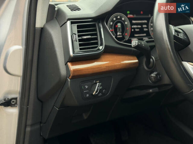 Серый Ауди Ку 5, объемом двигателя 2 л и пробегом 132 тыс. км за 30500 $, фото 36 на Automoto.ua