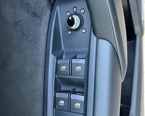 Серый Ауди Ку 5, объемом двигателя 1.97 л и пробегом 108 тыс. км за 42500 $, фото 47 на Automoto.ua