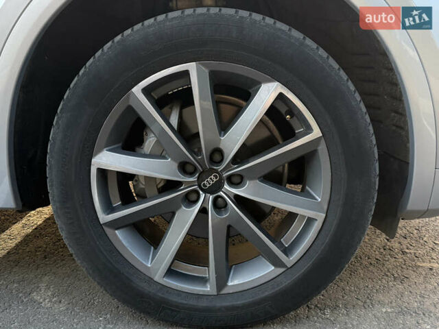 Серый Ауди Ку 5, объемом двигателя 2 л и пробегом 84 тыс. км за 33199 $, фото 29 на Automoto.ua