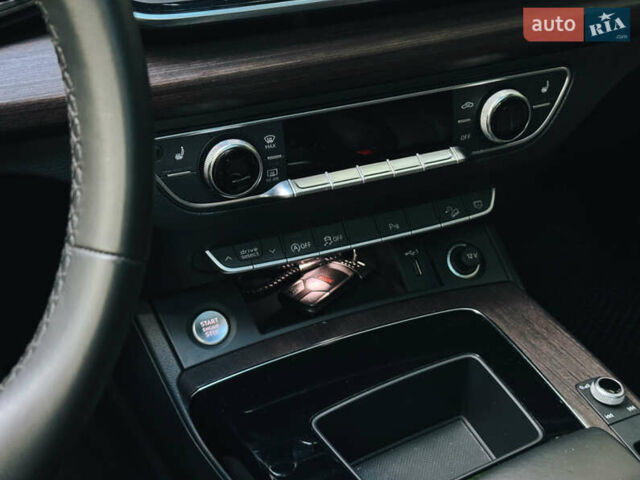 Сірий Ауді Ку 5, об'ємом двигуна 1.98 л та пробігом 29 тис. км за 37879 $, фото 12 на Automoto.ua