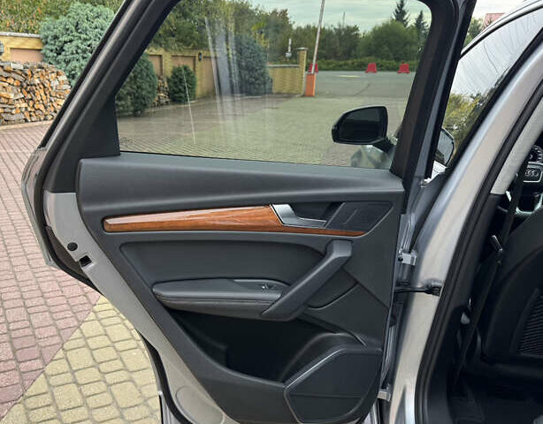 Серый Ауди Ку 5, объемом двигателя 2 л и пробегом 131 тыс. км за 30500 $, фото 54 на Automoto.ua