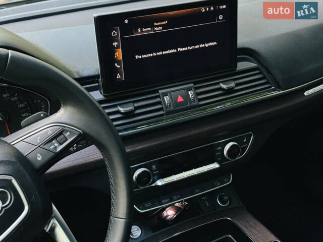 Сірий Ауді Ку 5, об'ємом двигуна 1.98 л та пробігом 29 тис. км за 37879 $, фото 13 на Automoto.ua