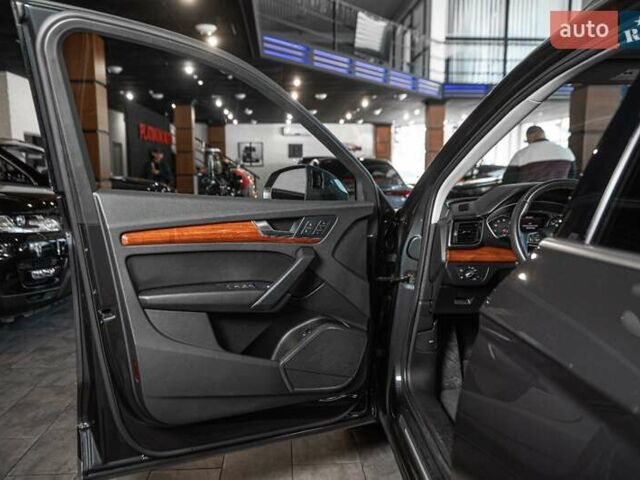 Серый Ауди Ку 5, объемом двигателя 1.98 л и пробегом 42 тыс. км за 36900 $, фото 54 на Automoto.ua