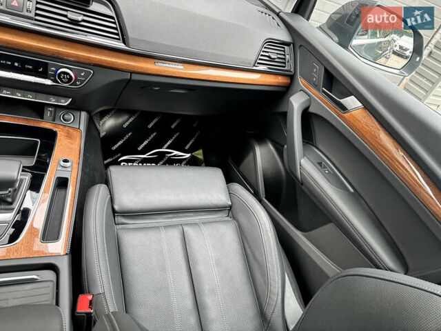 Серый Ауди Ку 5, объемом двигателя 1.98 л и пробегом 41 тыс. км за 51900 $, фото 16 на Automoto.ua