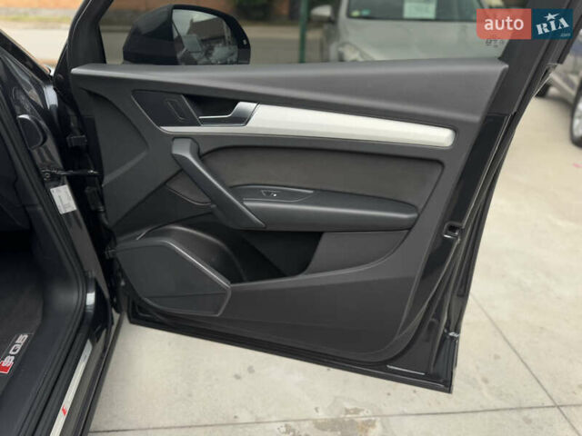 Серый Ауди Ку 5, объемом двигателя 3 л и пробегом 63 тыс. км за 52500 $, фото 39 на Automoto.ua