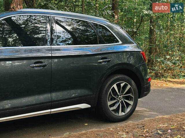 Сірий Ауді Ку 5, об'ємом двигуна 1.98 л та пробігом 29 тис. км за 37879 $, фото 2 на Automoto.ua