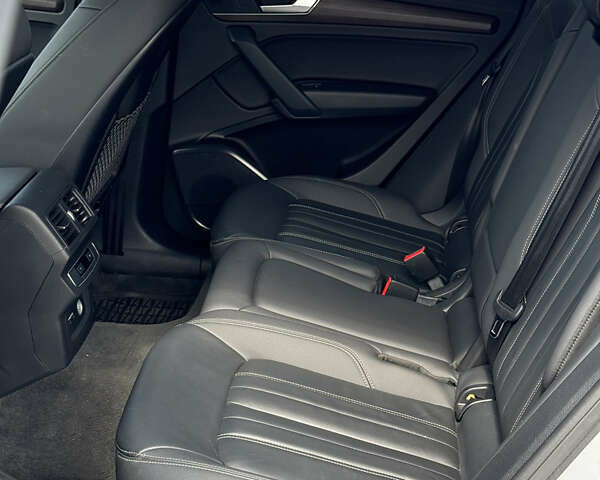 Серый Ауди Ку 5, объемом двигателя 1.98 л и пробегом 100 тыс. км за 38000 $, фото 21 на Automoto.ua