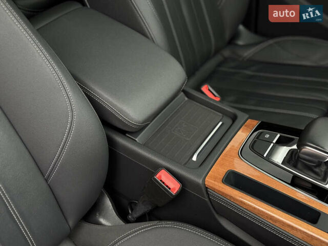 Серый Ауди Ку 5, объемом двигателя 2 л и пробегом 131 тыс. км за 30500 $, фото 68 на Automoto.ua