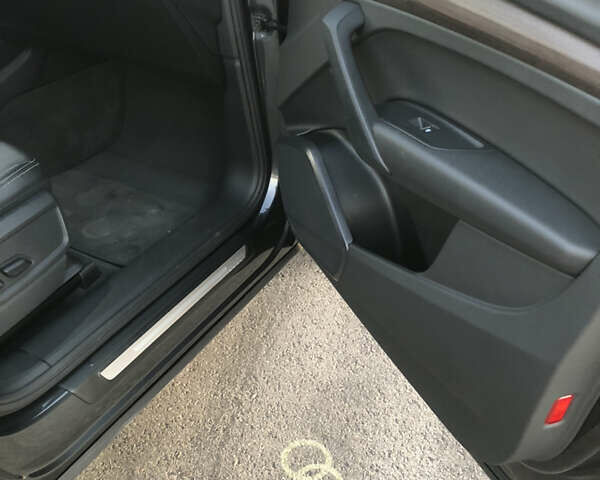 Серый Ауди Ку 5, объемом двигателя 1.98 л и пробегом 32 тыс. км за 43000 $, фото 25 на Automoto.ua