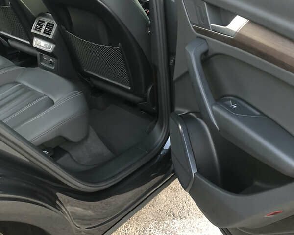 Серый Ауди Ку 5, объемом двигателя 1.98 л и пробегом 32 тыс. км за 43000 $, фото 24 на Automoto.ua