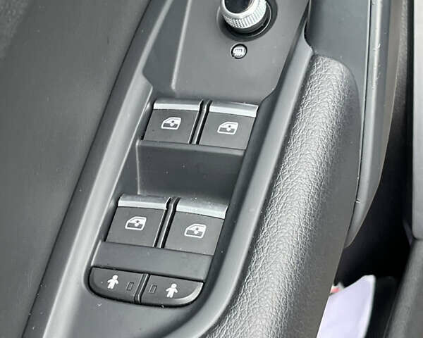 Серый Ауди Ку 5, объемом двигателя 1.98 л и пробегом 153 тыс. км за 29500 $, фото 25 на Automoto.ua