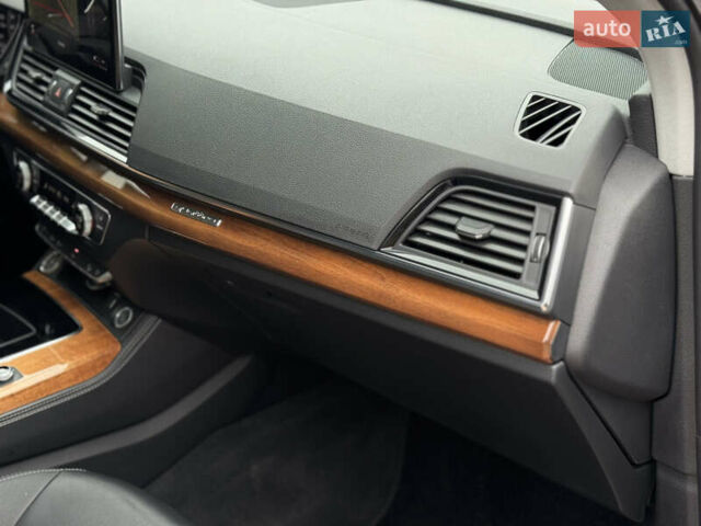 Серый Ауди Ку 5, объемом двигателя 2 л и пробегом 131 тыс. км за 30500 $, фото 67 на Automoto.ua