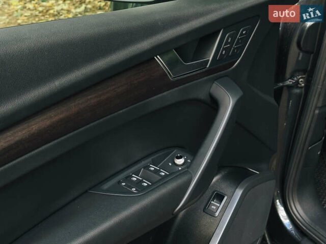 Сірий Ауді Ку 5, об'ємом двигуна 1.98 л та пробігом 29 тис. км за 37879 $, фото 8 на Automoto.ua