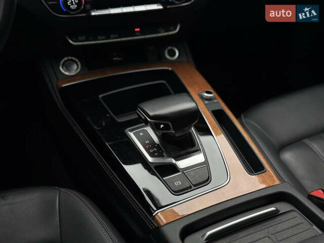 Серый Ауди Ку 5, объемом двигателя 2 л и пробегом 131 тыс. км за 30500 $, фото 46 на Automoto.ua