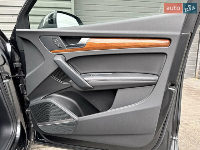 Серый Ауди Ку 5, объемом двигателя 1.98 л и пробегом 41 тыс. км за 51900 $, фото 31 на Automoto.ua