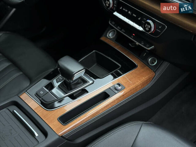 Серый Ауди Ку 5, объемом двигателя 2 л и пробегом 131 тыс. км за 30500 $, фото 69 на Automoto.ua