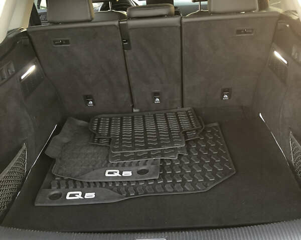 Серый Ауди Ку 5, объемом двигателя 1.98 л и пробегом 32 тыс. км за 43000 $, фото 23 на Automoto.ua