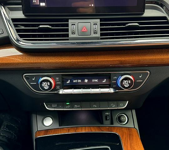 Серый Ауди Ку 5, объемом двигателя 2 л и пробегом 50 тыс. км за 41500 $, фото 6 на Automoto.ua