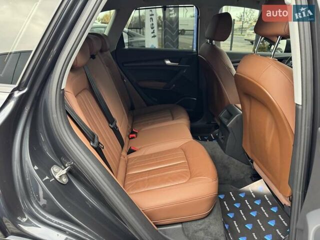 Серый Ауди Ку 5, объемом двигателя 3 л и пробегом 135 тыс. км за 44500 $, фото 40 на Automoto.ua