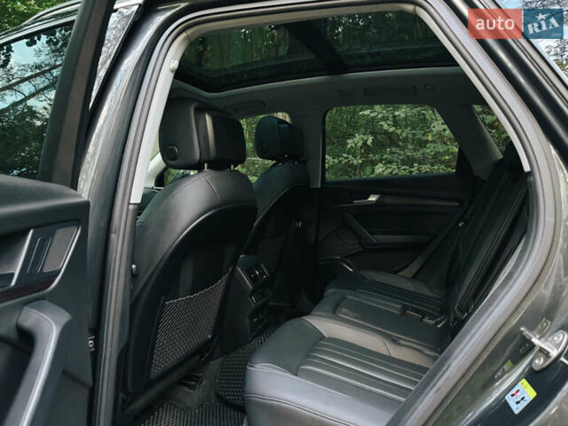 Сірий Ауді Ку 5, об'ємом двигуна 1.98 л та пробігом 29 тис. км за 37879 $, фото 15 на Automoto.ua