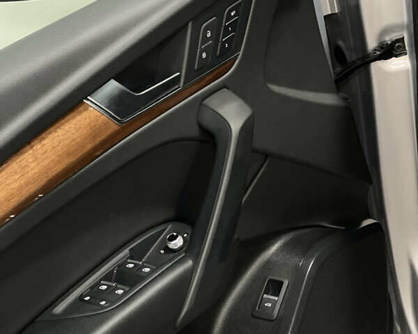 Серый Ауди Ку 5, объемом двигателя 1.98 л и пробегом 18 тыс. км за 34700 $, фото 23 на Automoto.ua