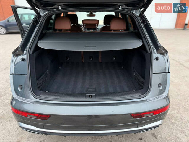 Серый Ауди Ку 5, объемом двигателя 1.98 л и пробегом 67 тыс. км за 40500 $, фото 8 на Automoto.ua