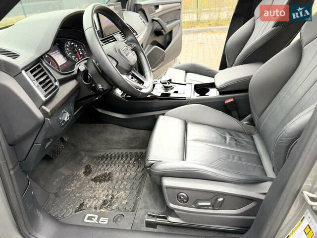 Серый Ауди Ку 5, объемом двигателя 1.98 л и пробегом 31 тыс. км за 39900 $, фото 28 на Automoto.ua