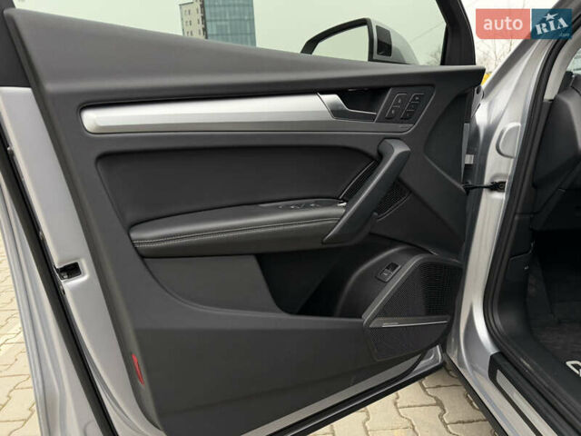 Серый Ауди Ку 5, объемом двигателя 2 л и пробегом 46 тыс. км за 33900 $, фото 26 на Automoto.ua