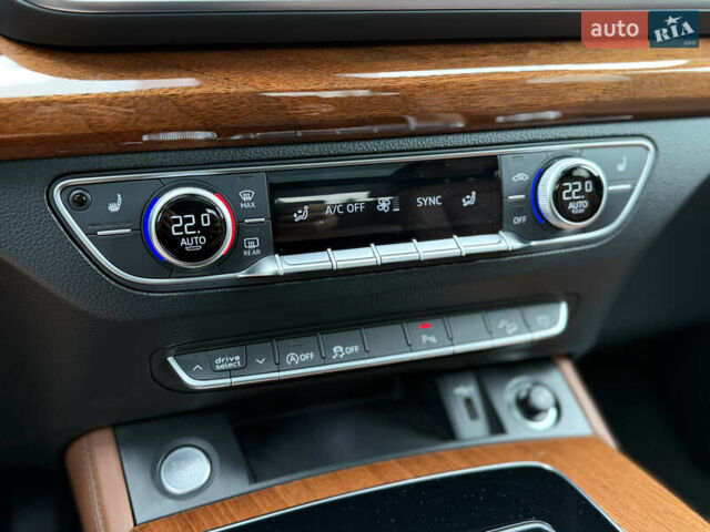 Сірий Ауді Ку 5, об'ємом двигуна 2 л та пробігом 23 тис. км за 39900 $, фото 106 на Automoto.ua