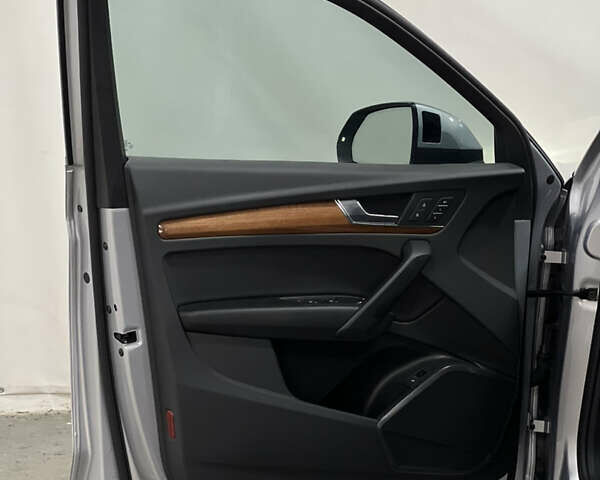 Серый Ауди Ку 5, объемом двигателя 1.98 л и пробегом 18 тыс. км за 34700 $, фото 22 на Automoto.ua