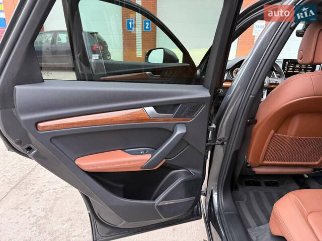 Серый Ауди Ку 5, объемом двигателя 1.98 л и пробегом 67 тыс. км за 40500 $, фото 17 на Automoto.ua